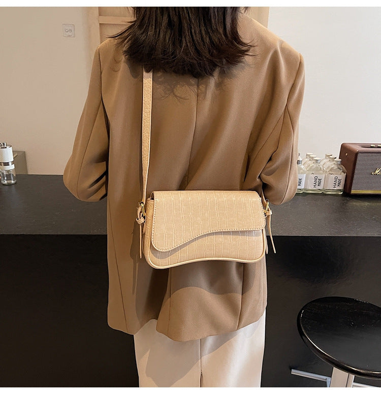 Flip Magnetic Snap Shoulder Messenger Bag Fashion Simple Portable Organ Bag