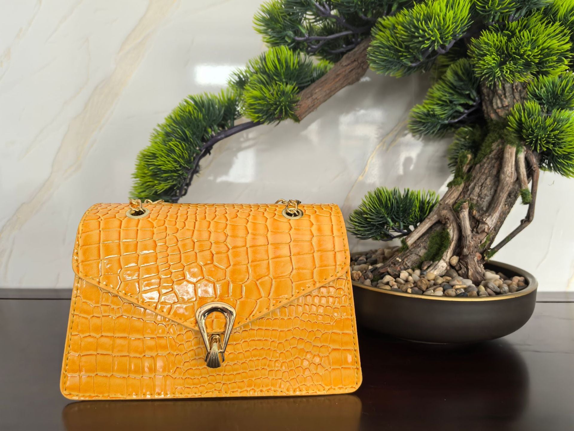 Rose Red Crocodile Pattern Women's Chain Bag